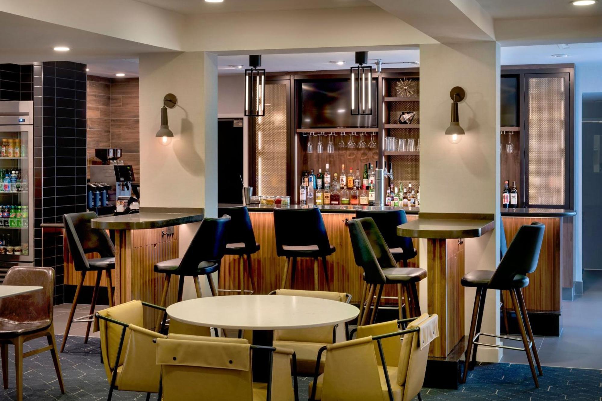 Courtyard Philadelphia Plymouth Meeting Hotel Bagian luar foto