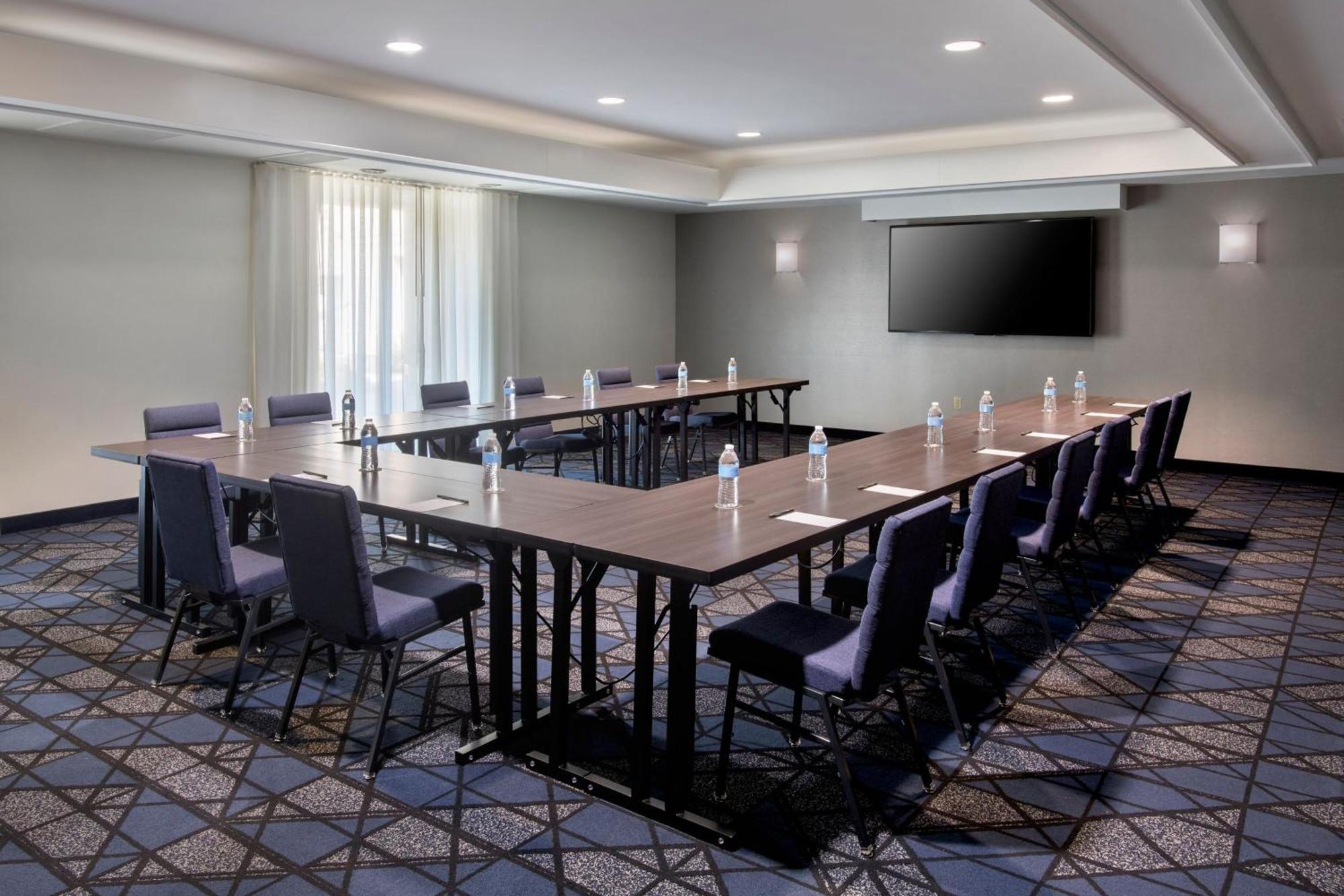 Courtyard Philadelphia Plymouth Meeting Hotel Bagian luar foto