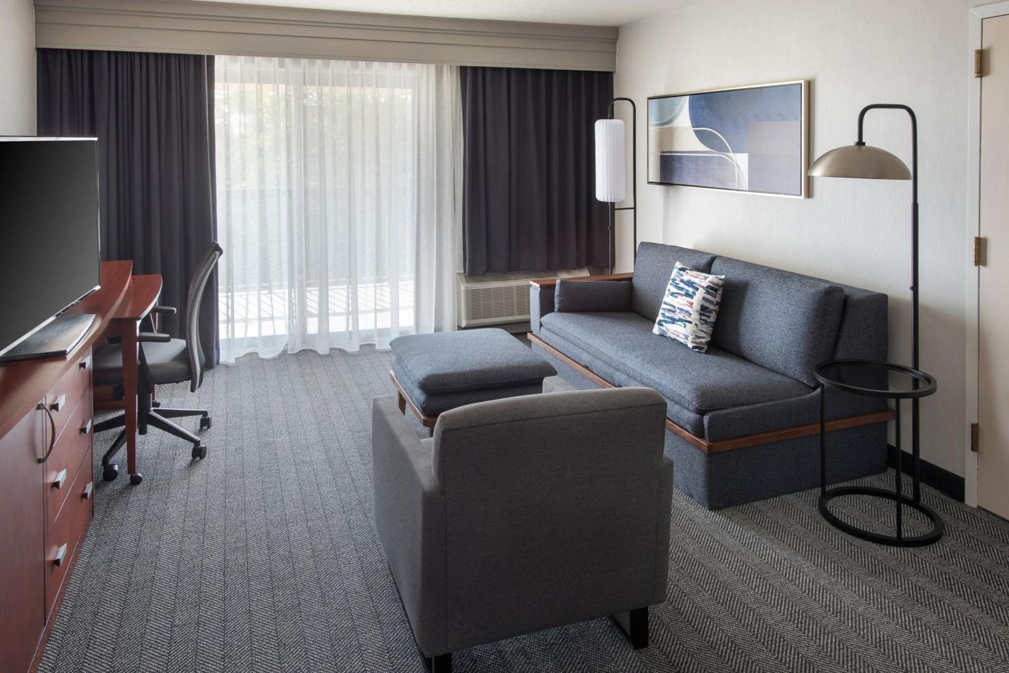 Courtyard Philadelphia Plymouth Meeting Hotel Bagian luar foto