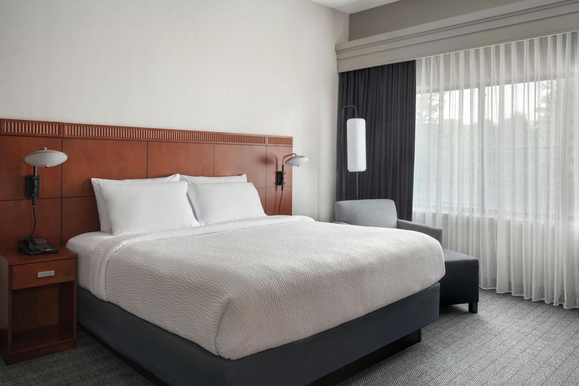 Courtyard Philadelphia Plymouth Meeting Hotel Bagian luar foto